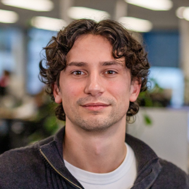 Alex Naoumidis headshot