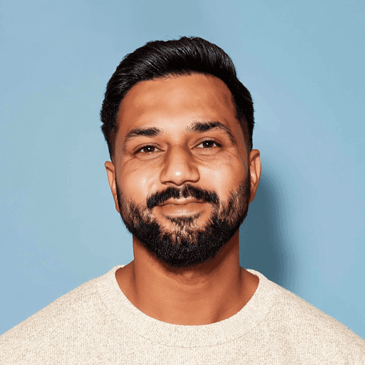 Ali Qureshi headshot